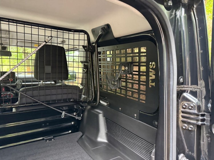 Panel MOLLE Suzuki Jimny JB74 – wewnętrzny, alu, malowany proszkowo