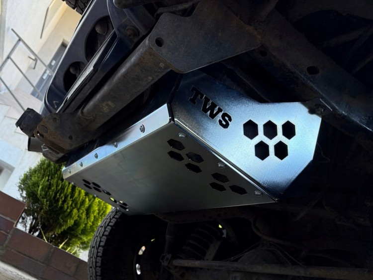 Osłona Pod Zbiornik Grand Vitara I Xl7 3D/5D wyprawowa, wytrzymała stal 3mm