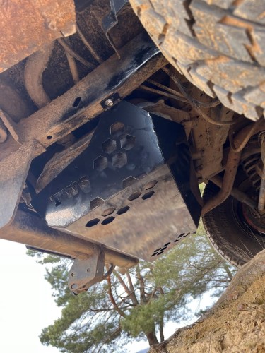 Osłona zbiornika paliwa do Grand Vitara I 98-05 5D 2,0TD 2,5V6 2,0 J20A