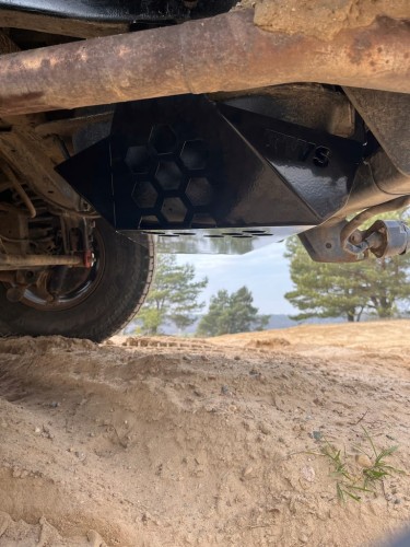 Osłona zbiornika paliwa do Grand Vitara I 98-05 5D 2,0TD 2,5V6 2,0 J20A