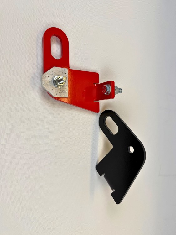 Hak Ucho holownicze Jimny tył 18r + Czerwone