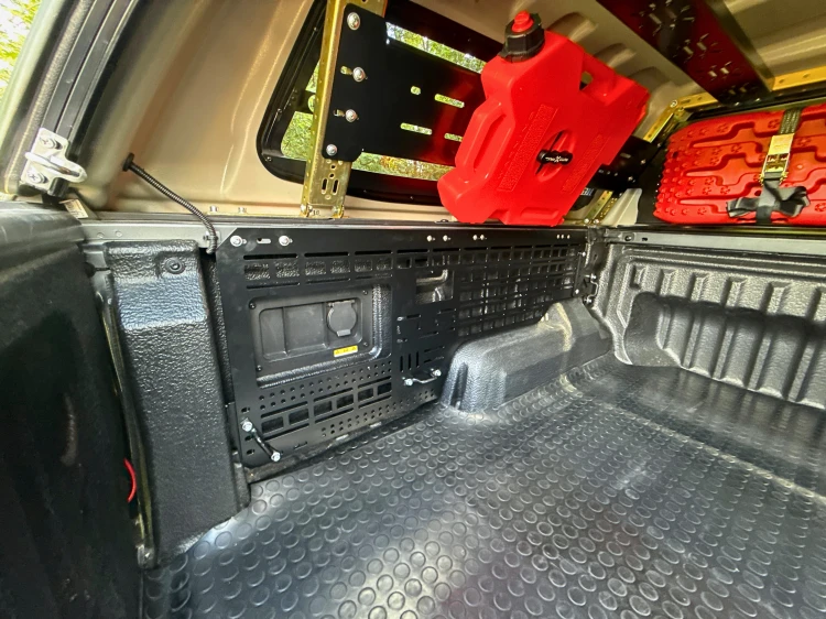 Panele MOLLE dolna zabudowa paki Ford Ranger Wildtrak